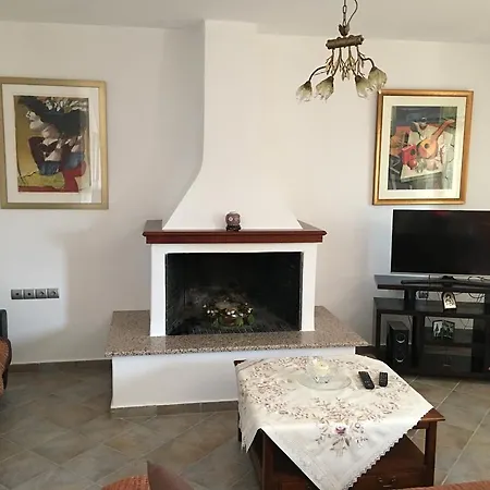 Villa Tzanata *
