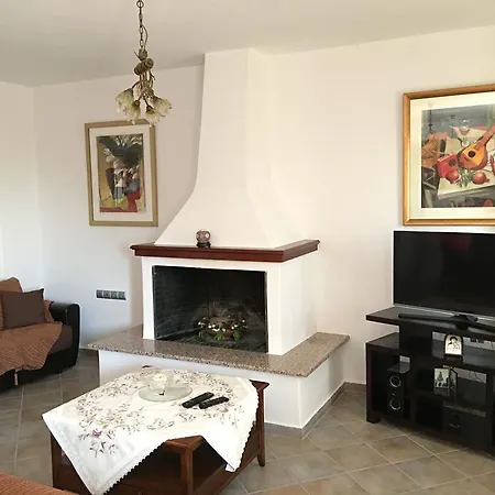 Tzanata Villa *